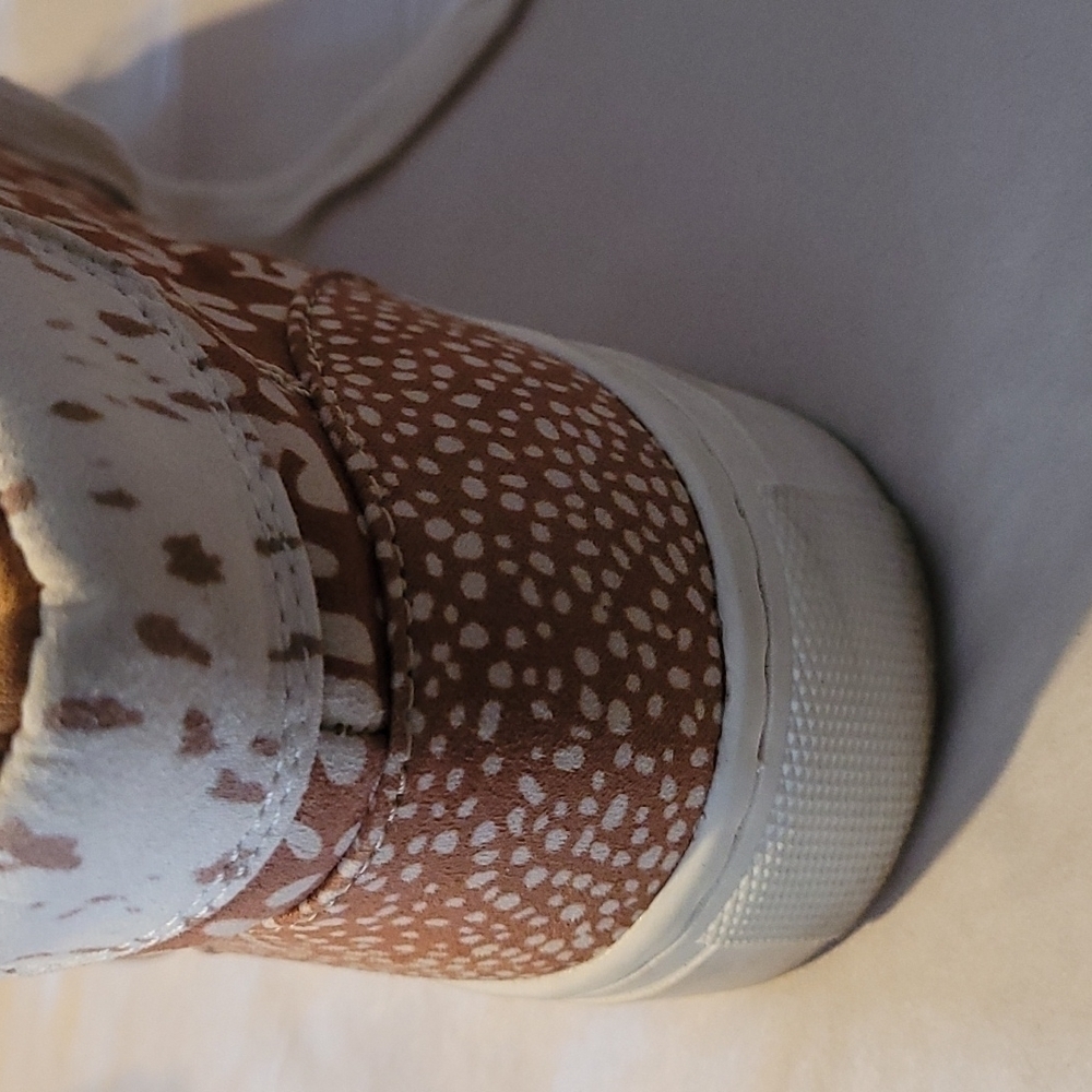 Universal Thread Women's Sneakers - image 5